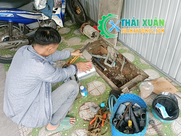 Thợ sửa máy bơm nước Bến Cát