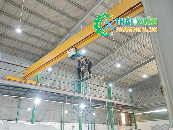Dịch vụ thợ sửa cầu trục tại TPHCM
